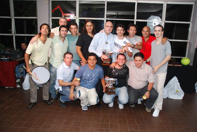 007. Premios Circuito Tenis - La 101 - Grupo del Año.JPG